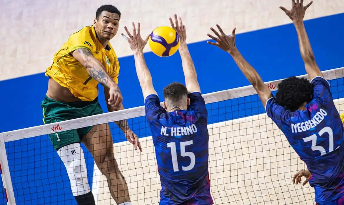 Brasil bate bicampeã olímpica França na Liga das Nações de vôlei 1 darlan brasil vence franca volei mascliga das nacoes
