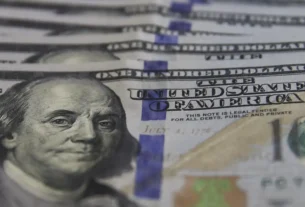 dolar moeda 0803221206