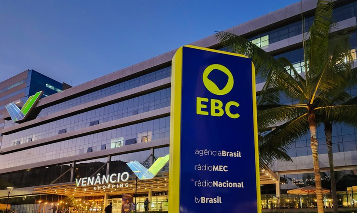 Sindicato pede ao TSE ingresso em ação da EBC contra remoção do acervo 1 large